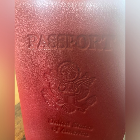 Genuine Wilson’s leather passport carrier. - Picture 2 of 4